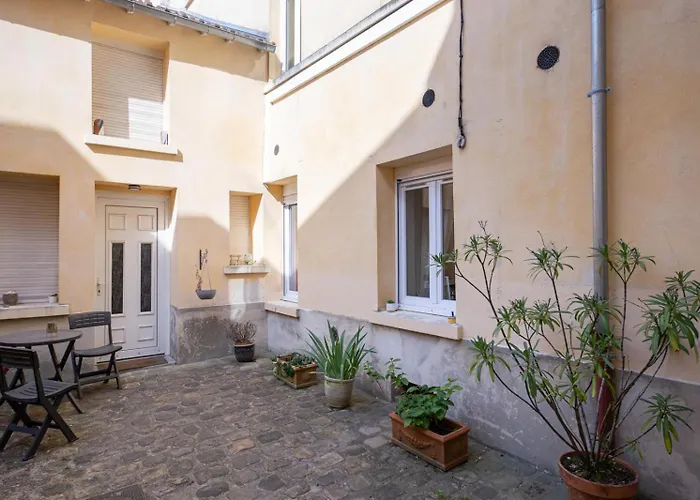 Apartamento Le Jouvencel - Au Calme à 5 Min Du Château Versalhes